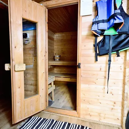 Wyspa - Dom Nad Jeziorem Z Sauna I Jacuzzi Ciernie