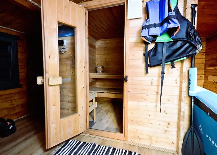 Wyspa - Dom Nad Jeziorem Z Sauna I Jacuzzi Ciernie