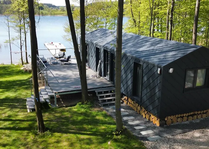Wyspa - Dom Nad Jeziorem Z Sauna I Jacuzzi Дом отдыха Ciernie